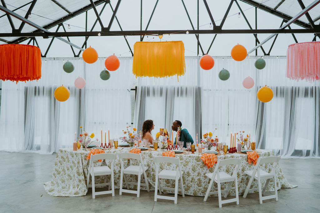 incorporate color into your wedding day24